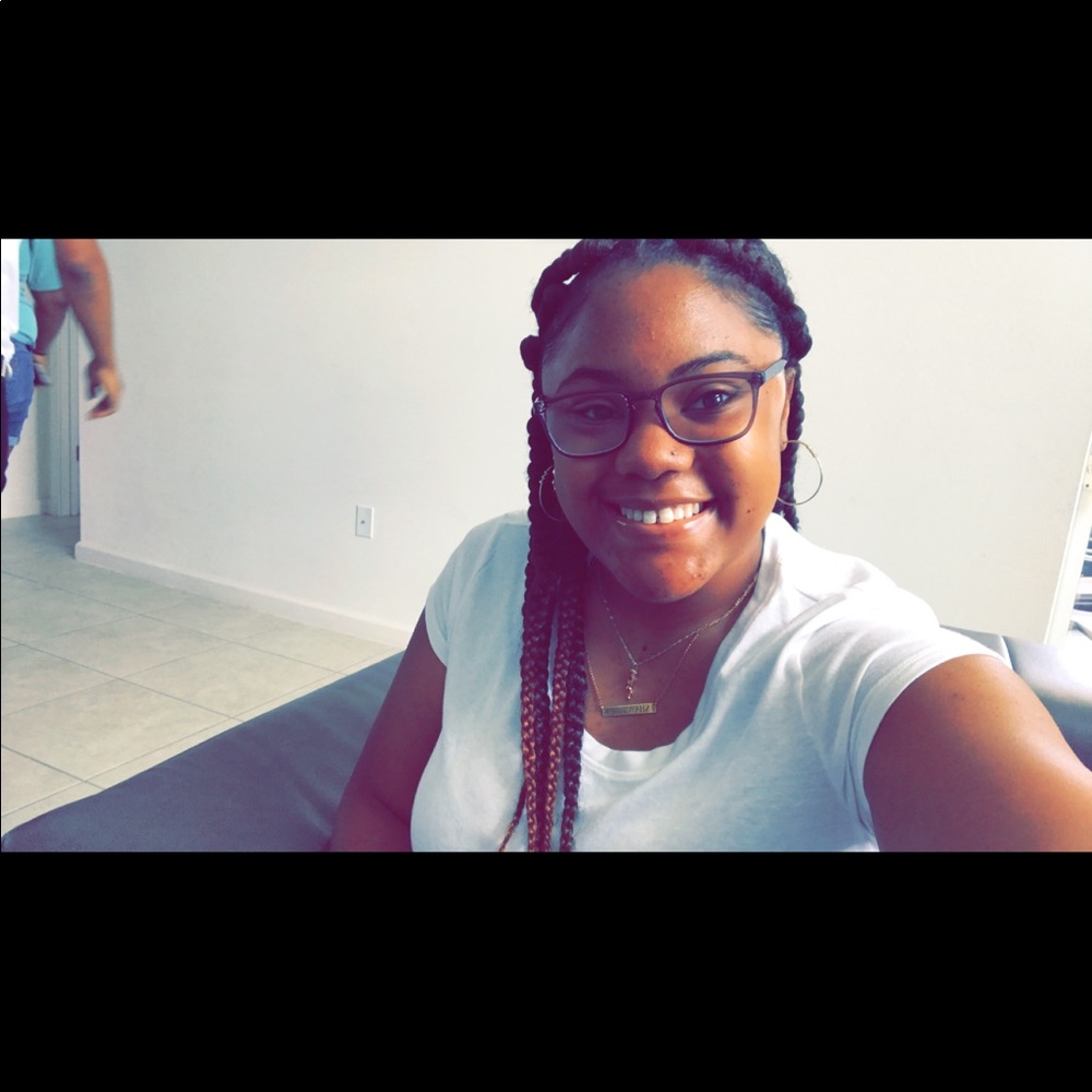 Meet your Posher, Shawnyce